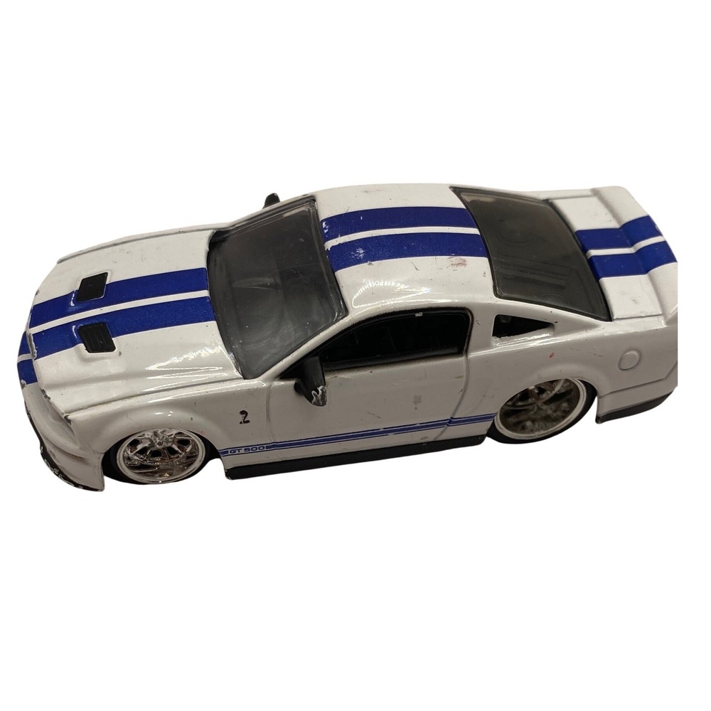 Jada Toys 2007 Shelby GT-500 White Blue Stripes 1/64 Diecast‎ Model Car 91481 - Picture 3 of 7